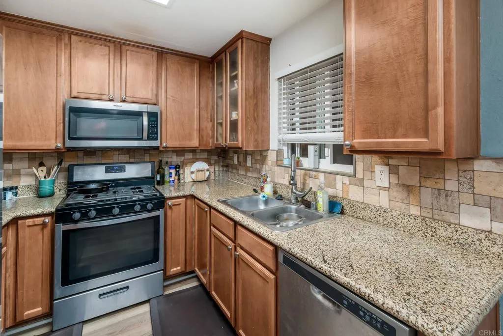 Oceanside, CA 92057,518 Calle Montecito #95