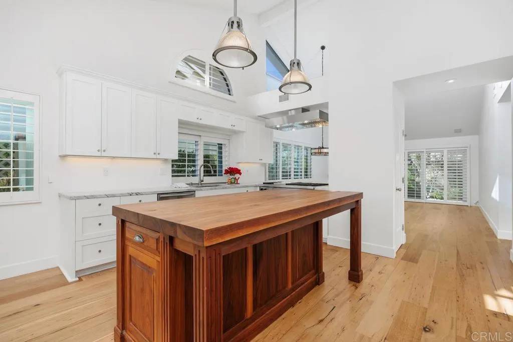 Rancho Santa Fe, CA 92091,4058 Avenida Brisa