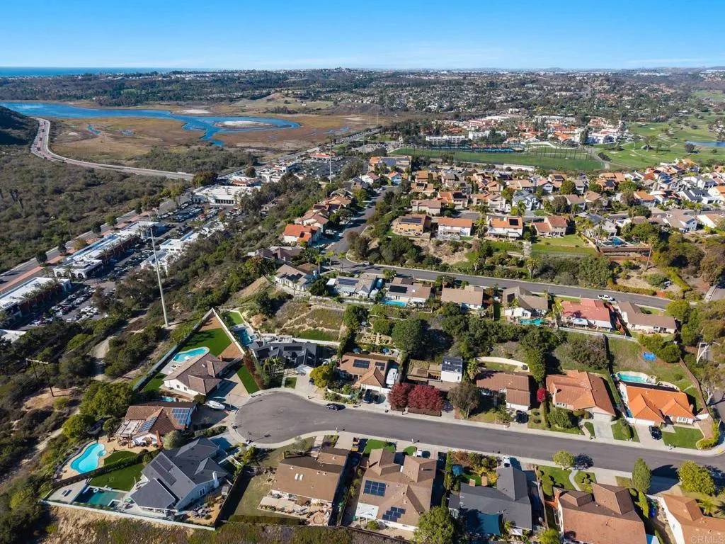 Carlsbad, CA 92009,2002 Ladera Court