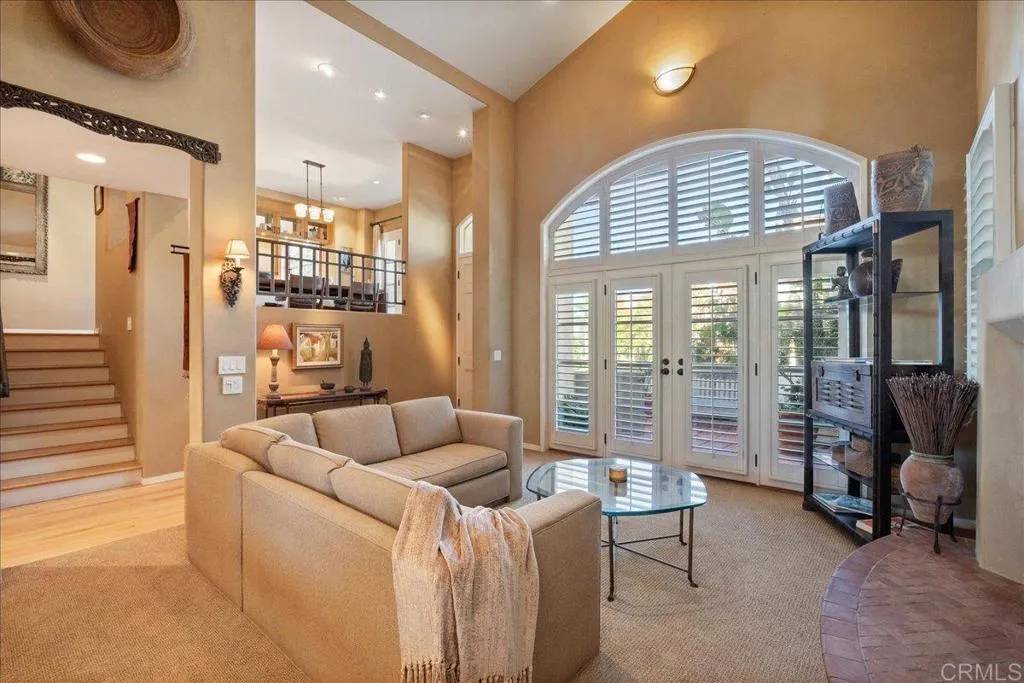 La Jolla, CA 92037,7339 Draper Avenue