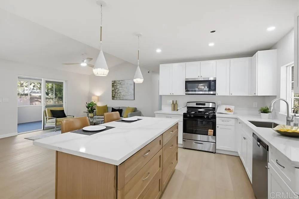 Escondido, CA 92026,525 W El Norte Pkwy #302