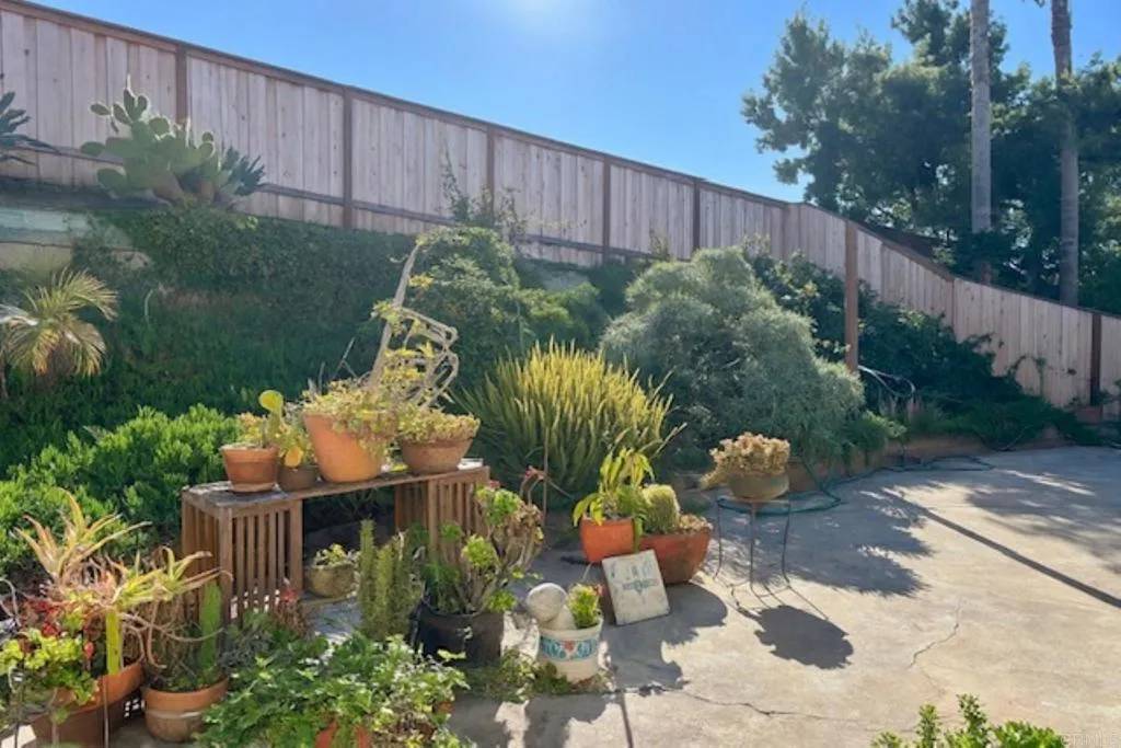 Carlsbad, CA 92009,3109 Madera Court