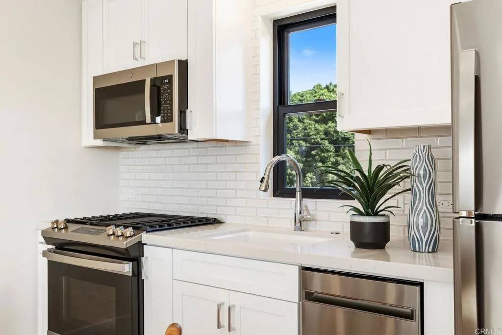 Carlsbad, CA 92008,3757 Adams Street