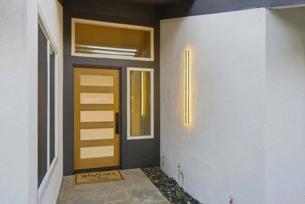 Carlsbad, CA 92009,2830 Esturion Place