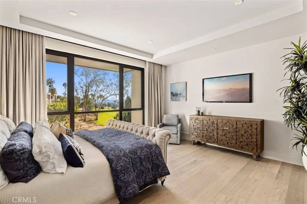 Newport Beach, CA 92660,1121 Santa Barbara Drive