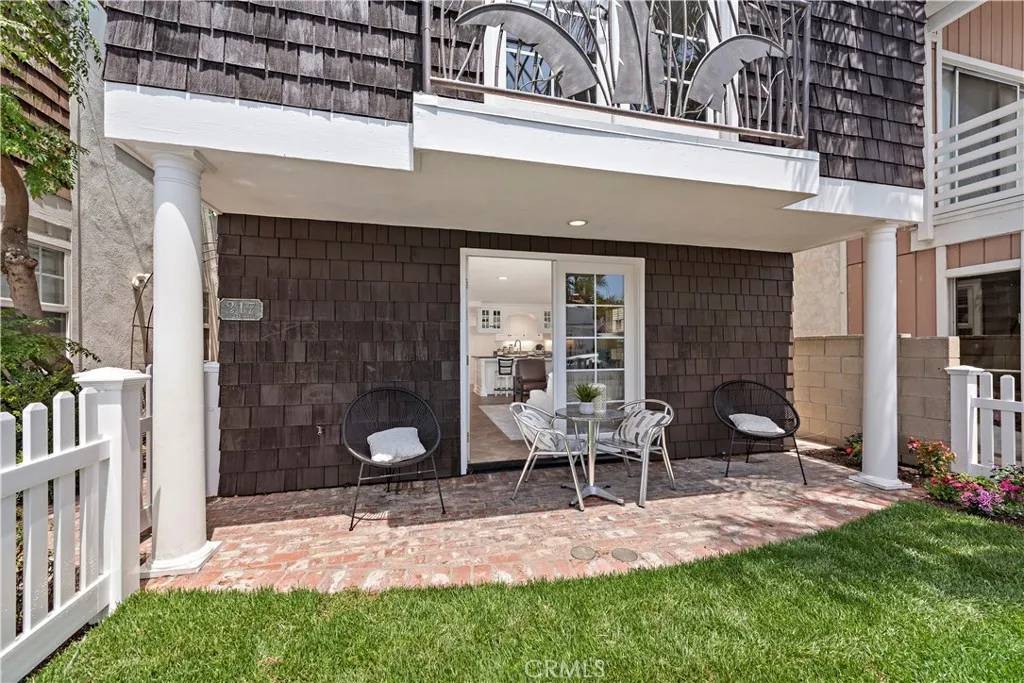 Newport Beach, CA 92663,217 34th Street #1