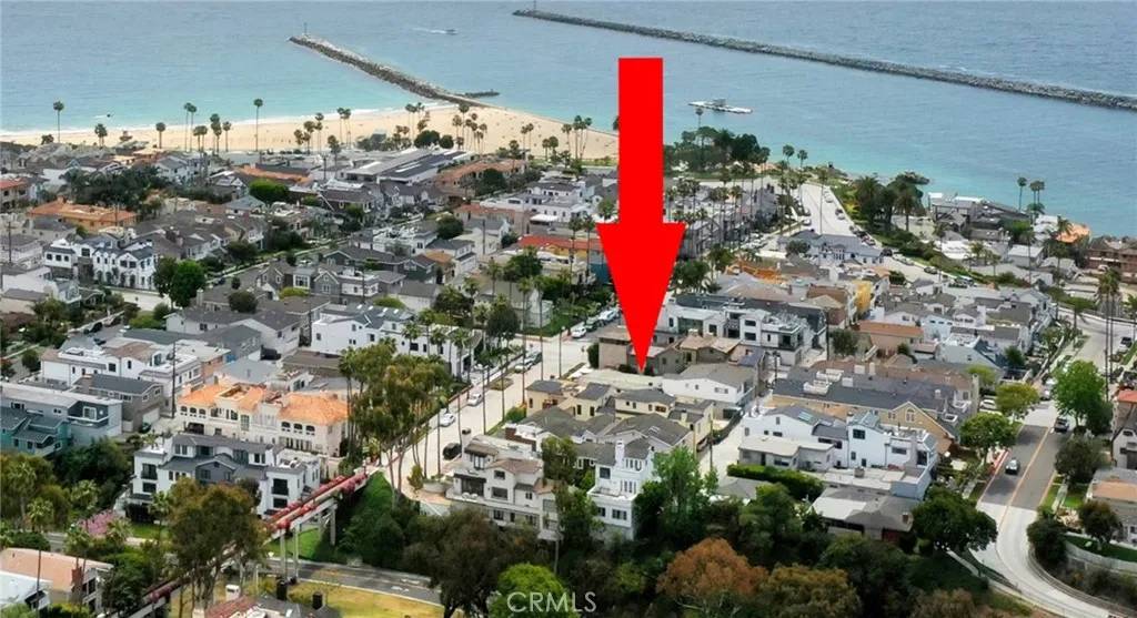 Corona Del Mar, CA 92625,303 Goldenrod