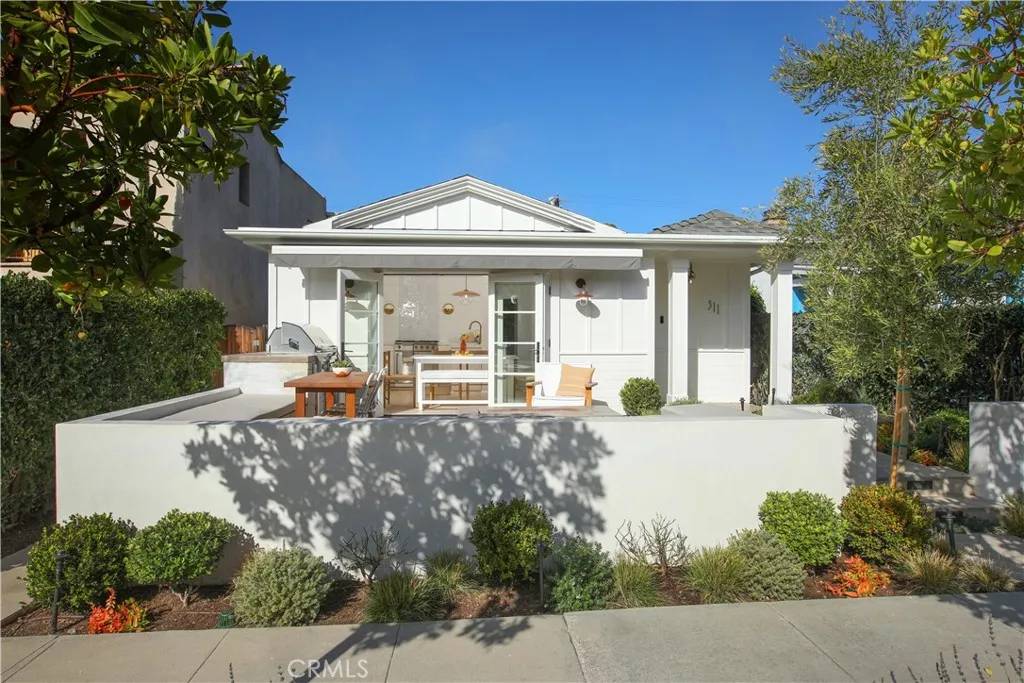 Corona Del Mar, CA 92625,511 Acacia Avenue