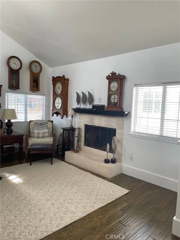 Corona Del Mar, CA 92625,616 Begonia