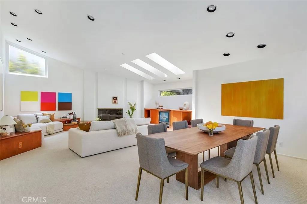 Newport Beach, CA 92663,125 Via Venezia