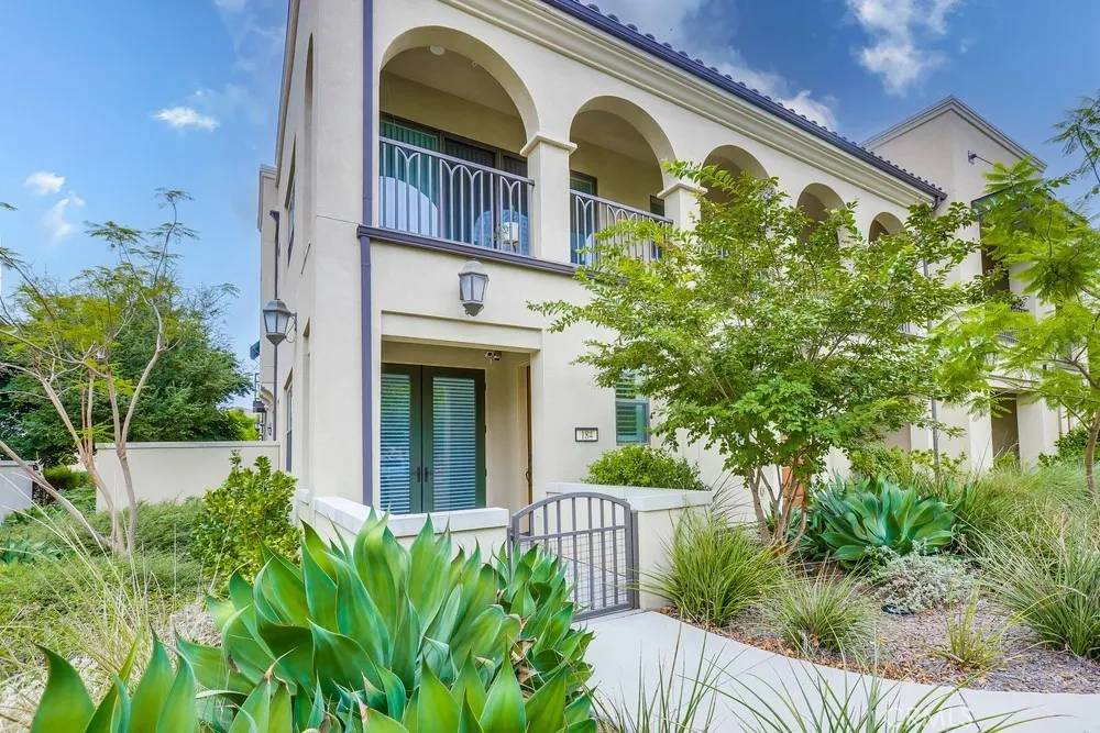 Irvine, CA 92618,184 Follyhatch