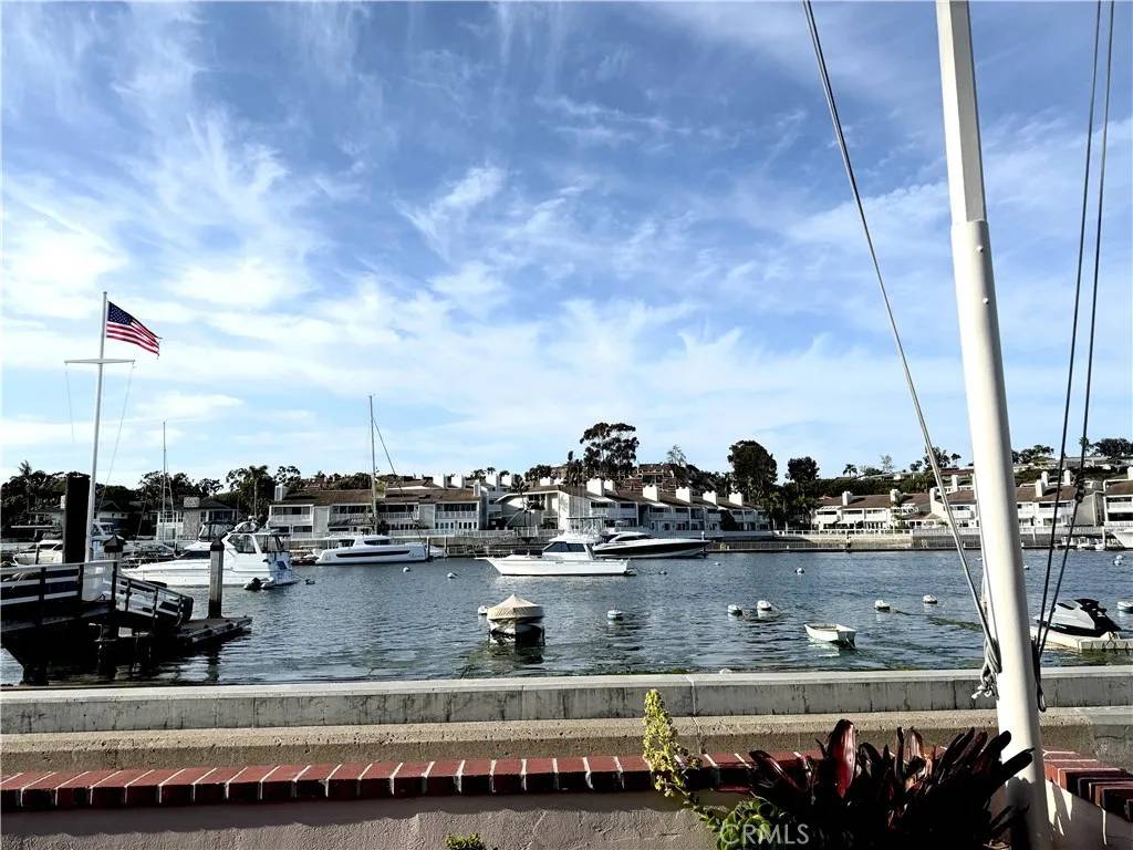 Newport Beach, CA 92662,1009 N Bay Front