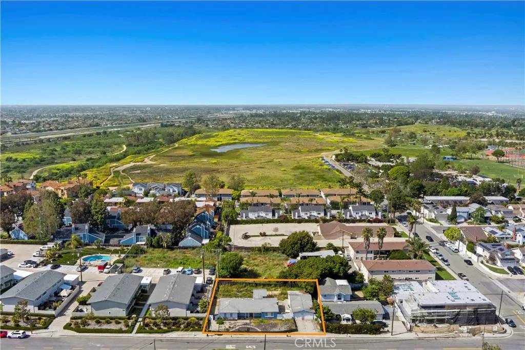 Costa Mesa, CA 92627,1022 W Wilson Street
