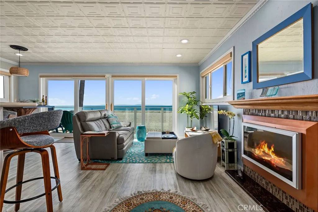 Surfside, CA 90743,30 Surfside Avenue