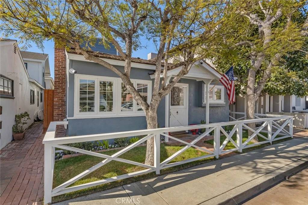 Newport Beach, CA 92662,221 Abalone Avenue