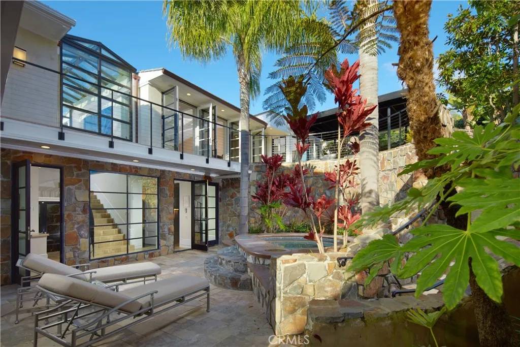 Laguna Beach, CA 92651,322 Emerald Bay