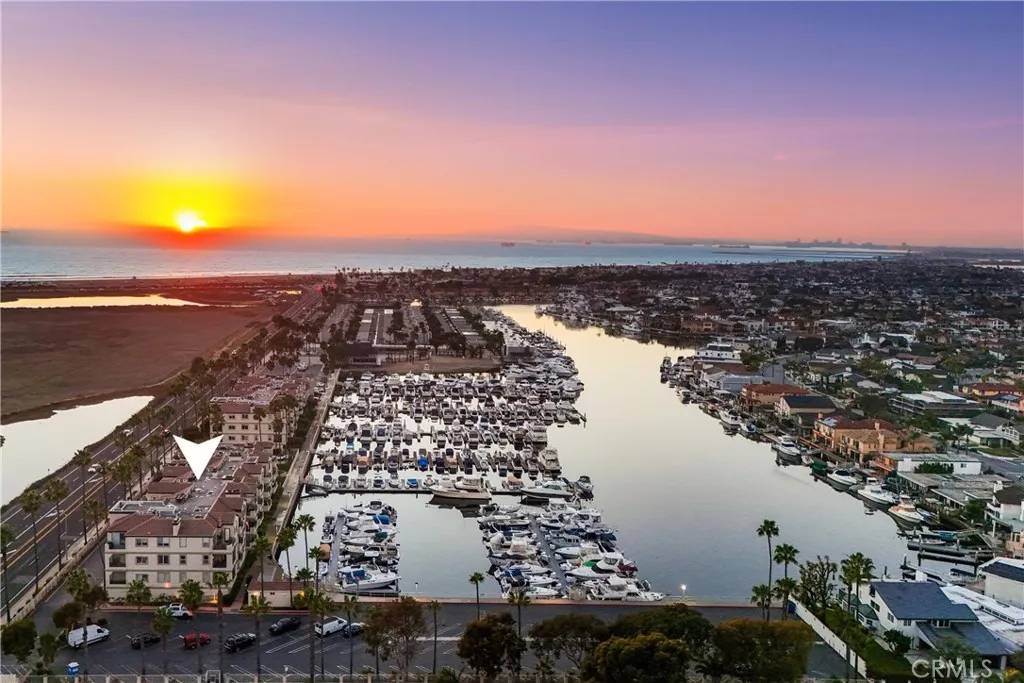 Huntington Beach, CA 92649,4167 Warner Avenue #305
