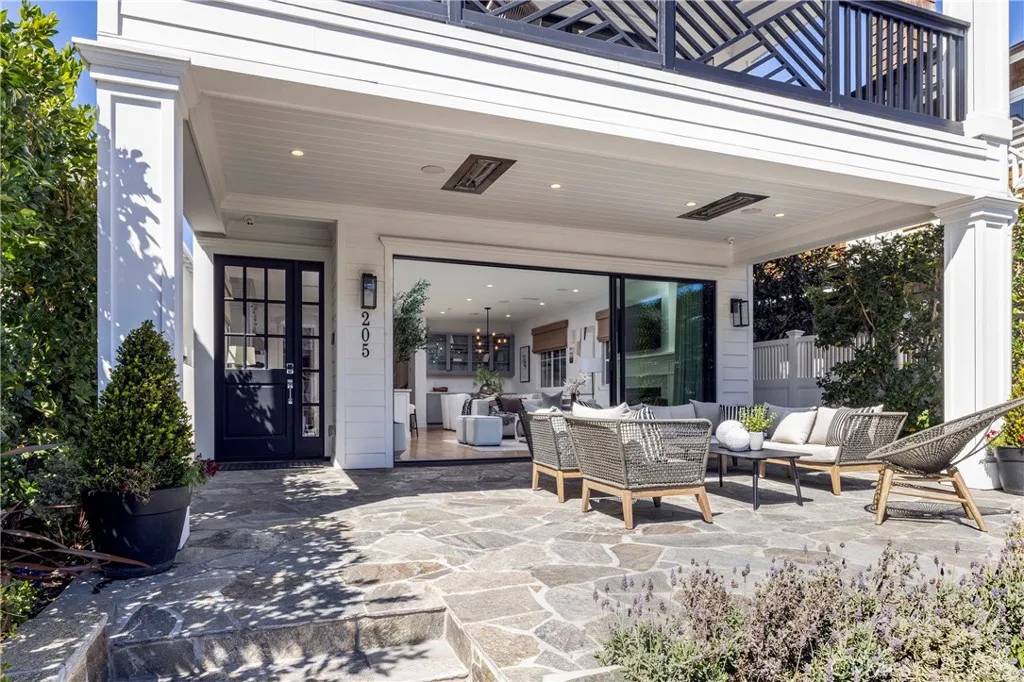 Newport Beach, CA 92662,205 Pearl Avenue