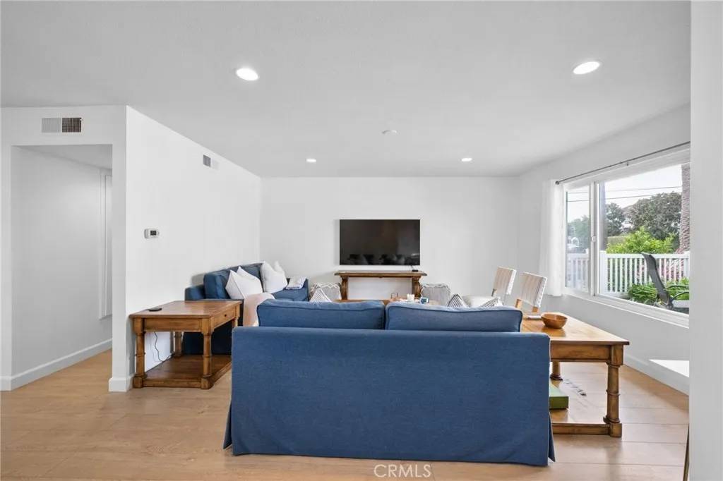 Corona Del Mar, CA 92625,602 Marguerite Avenue