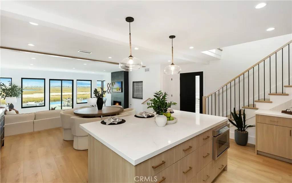 Newport Beach, CA 92663,237 Canal Street