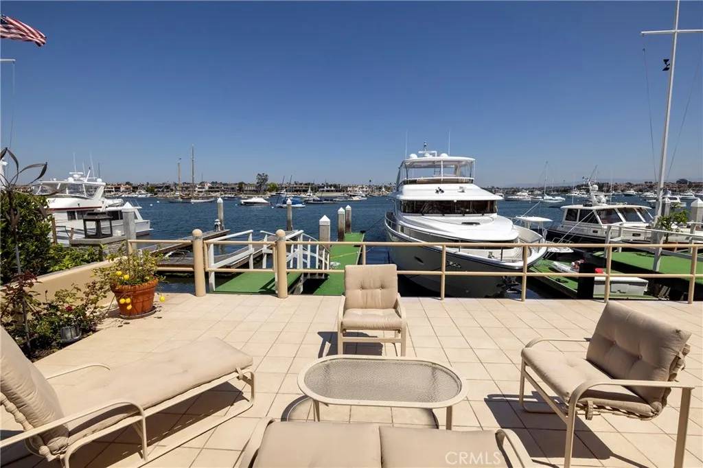 Newport Beach, CA 92661,812 W Bay Ave