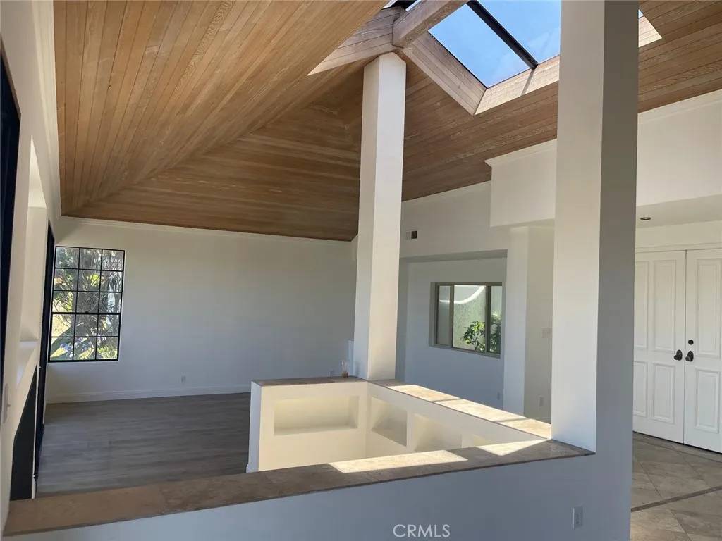 Newport Beach, CA 92660,24 Coventry