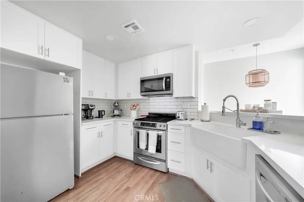 Santa Ana, CA 92705,225 E Jeanette Lane