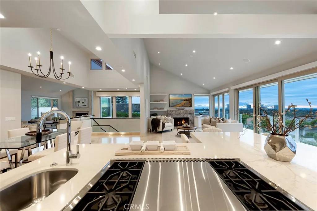 Newport Beach, CA 92660,9 Saint Tropez