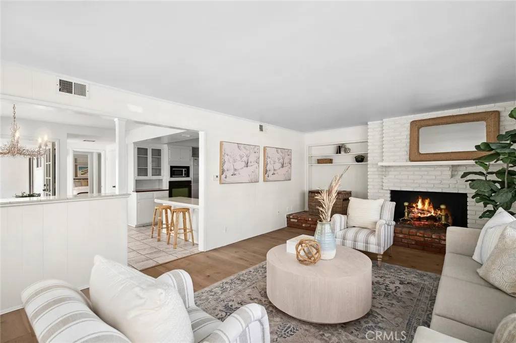 Newport Beach, CA 92662,121 Onyx Avenue