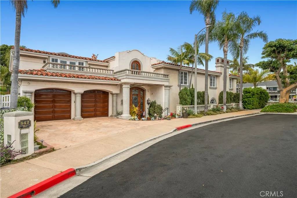 Newport Beach, CA 92660,842 Harbor Island Drive