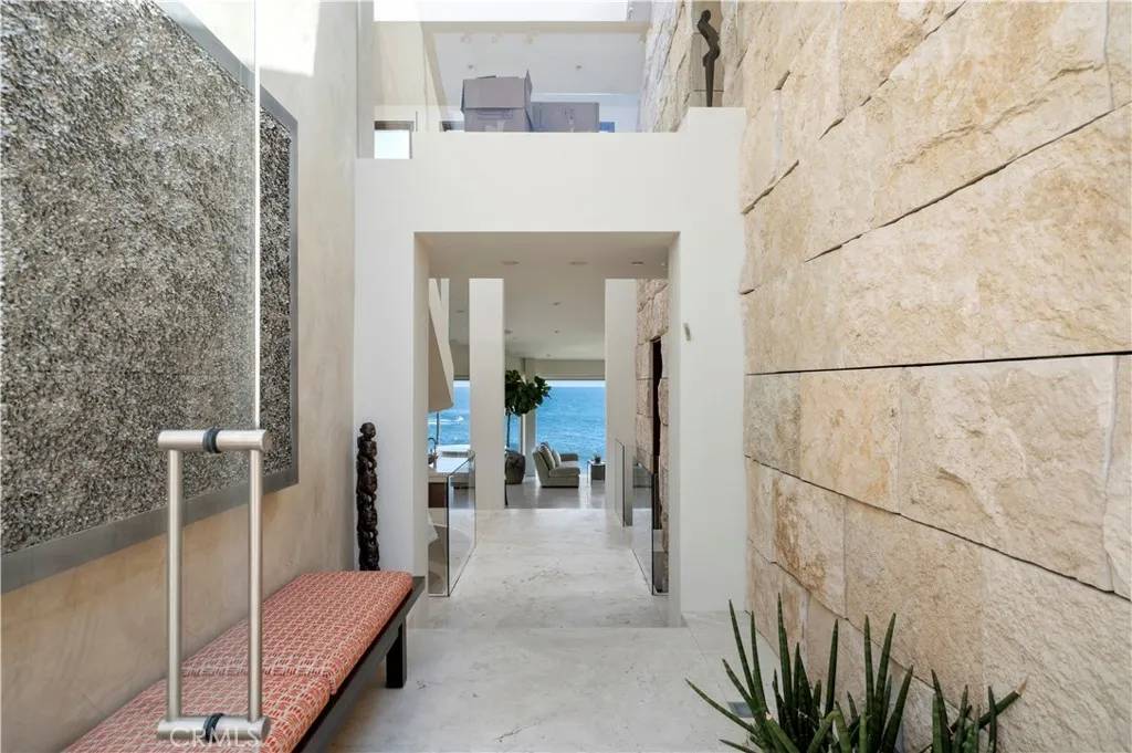 Laguna Beach, CA 92651,88 Emerald
