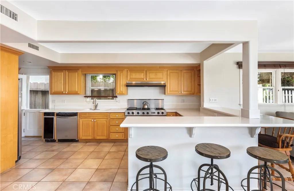 Corona Del Mar, CA 92625,317 Poppy Avenue