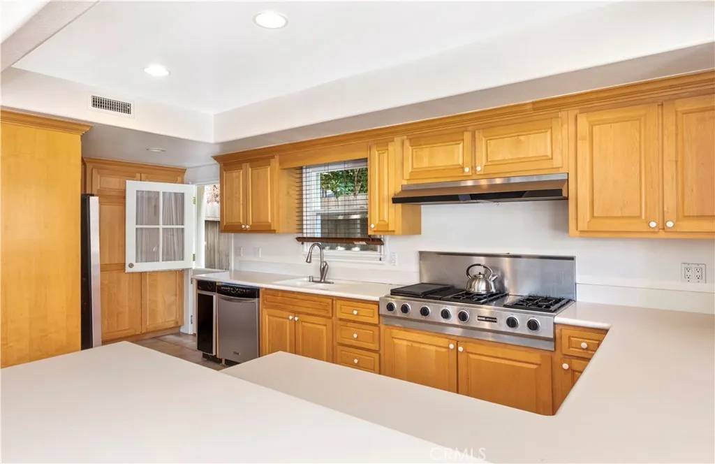 Corona Del Mar, CA 92625,317 Poppy Avenue