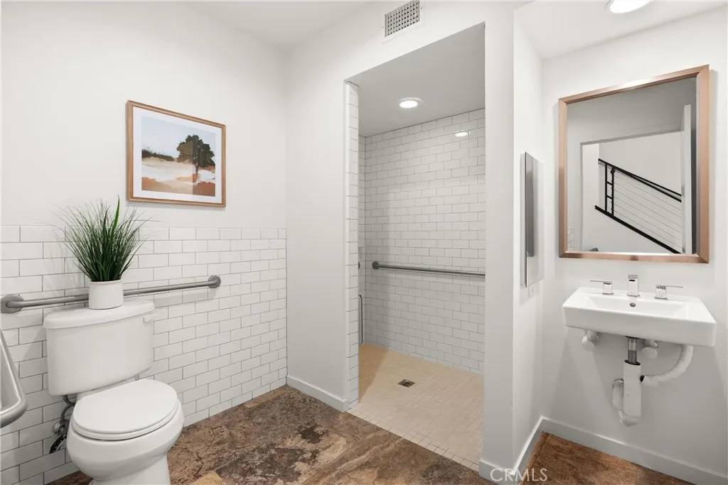 Costa Mesa, CA 92627,645 Channel Way