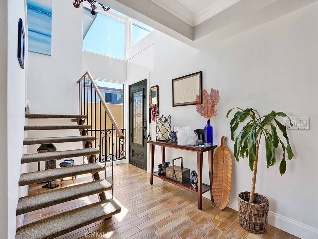 Newport Beach, CA 92663,107 Via Dijon