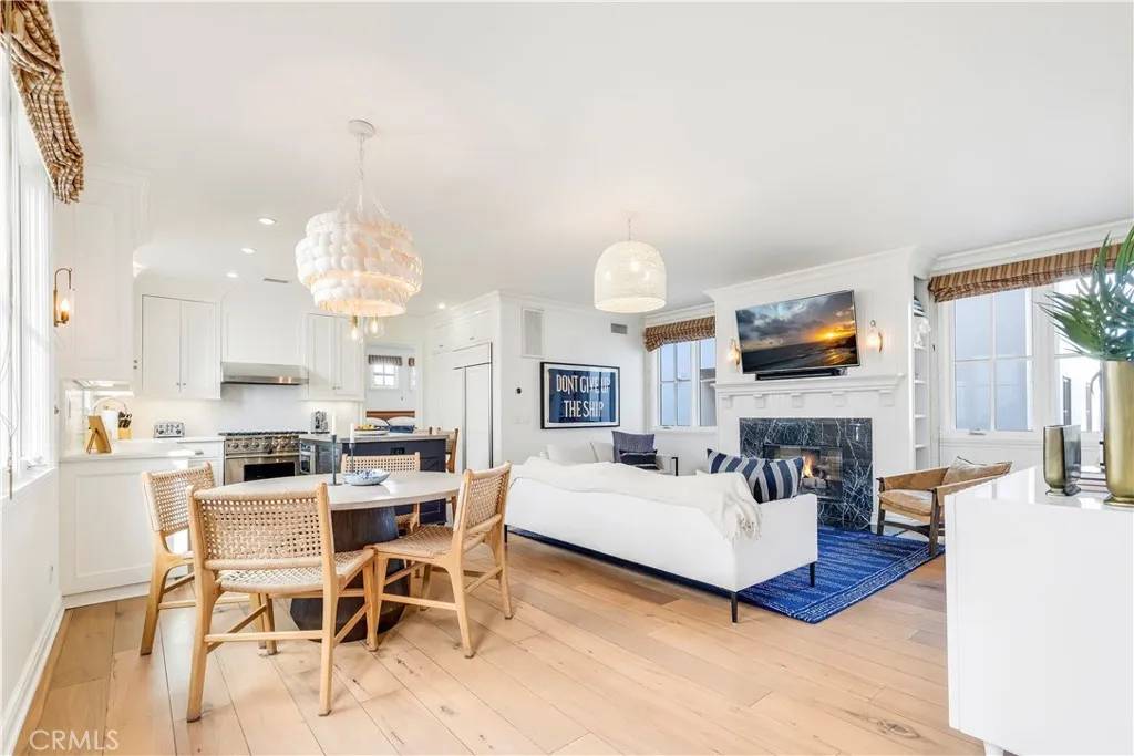 Corona Del Mar, CA 92625,716 Iris Avenue