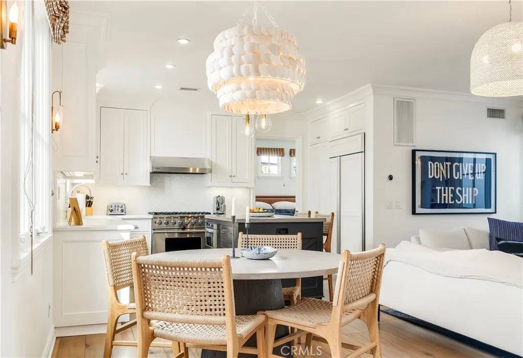 Corona Del Mar, CA 92625,716 Iris Avenue