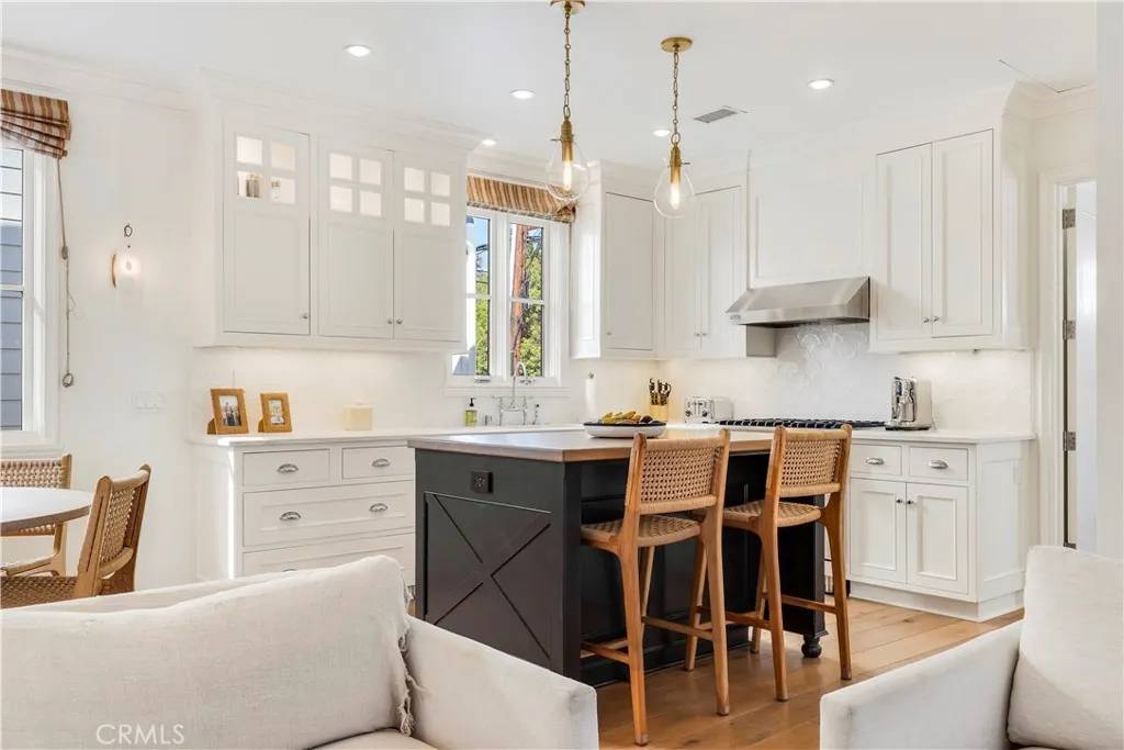 Corona Del Mar, CA 92625,716 Iris Avenue