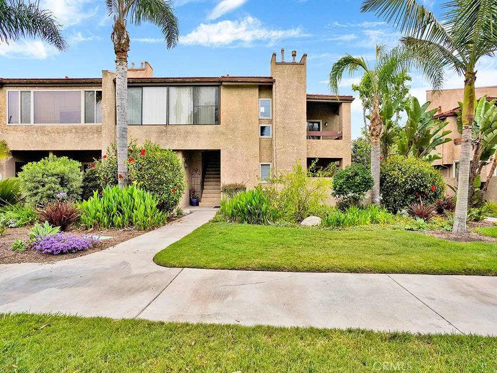 Huntington Beach, CA 92649,16879 Bluewater Lane #25