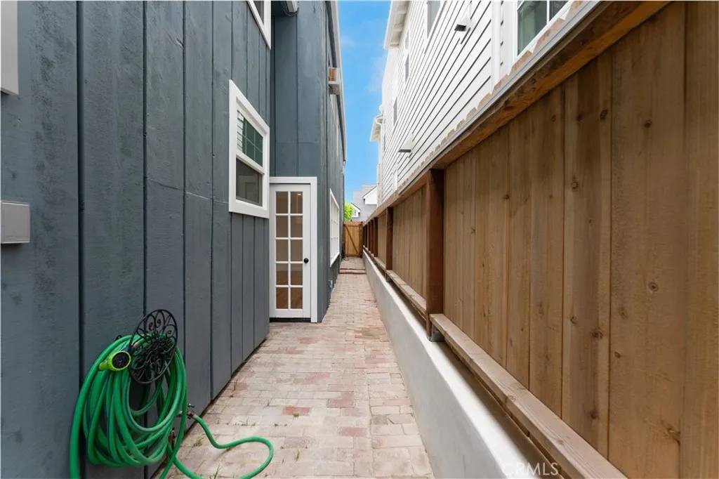Newport Beach, CA 92662,227 Coral Avenue