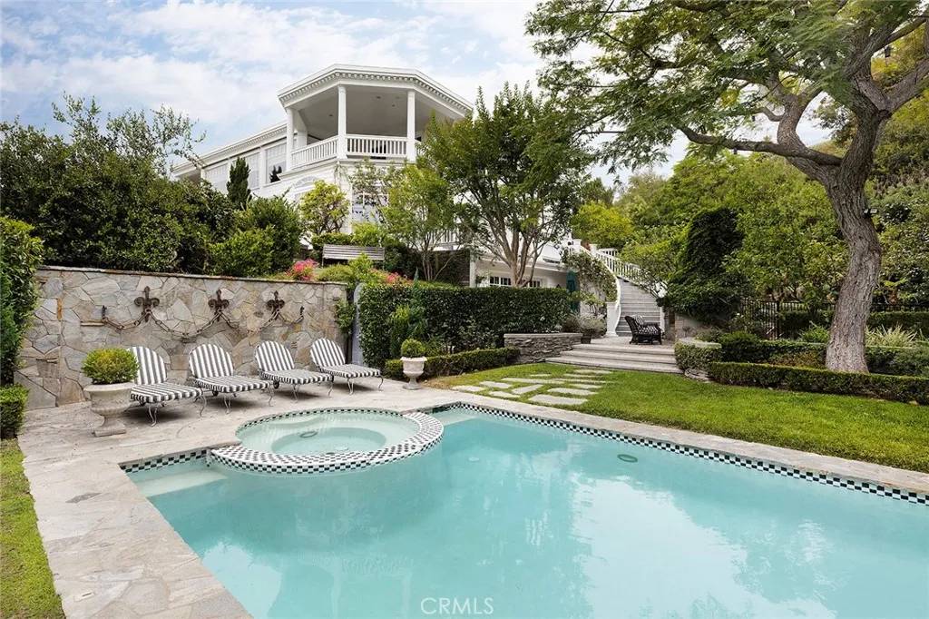 Corona Del Mar, CA 92625,1 San Mateo Way
