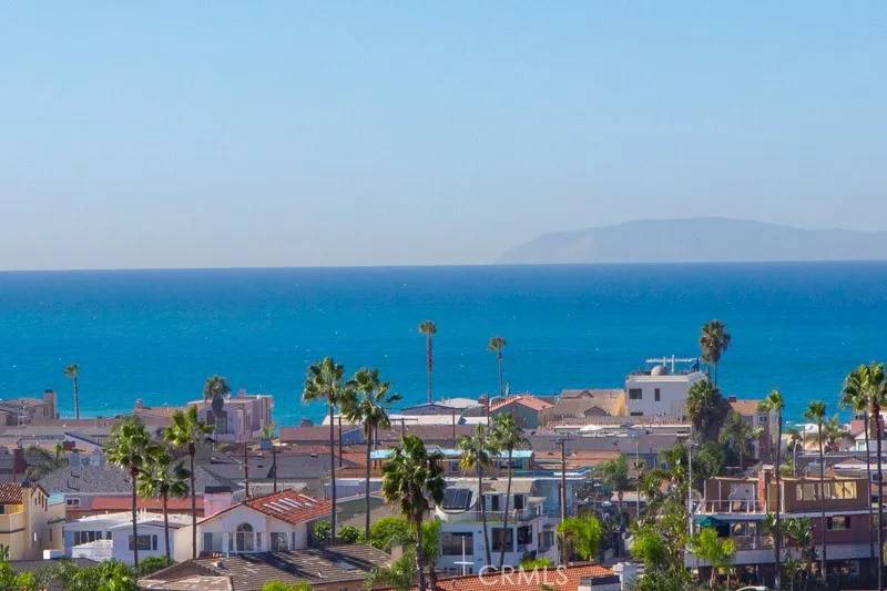 Newport Beach, CA 92663,230 Lille Lane #308