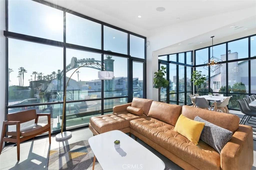 Newport Beach, CA 92661,500 E Balboa Boulevard