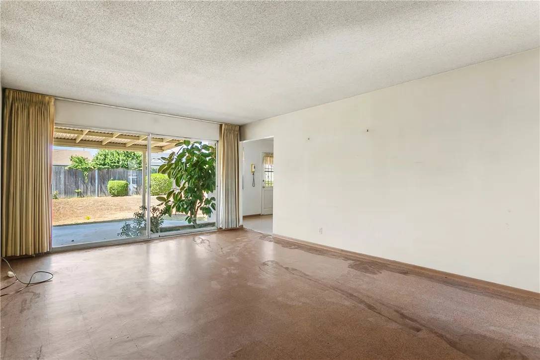 Orange, CA 92867,1341 E Monroe