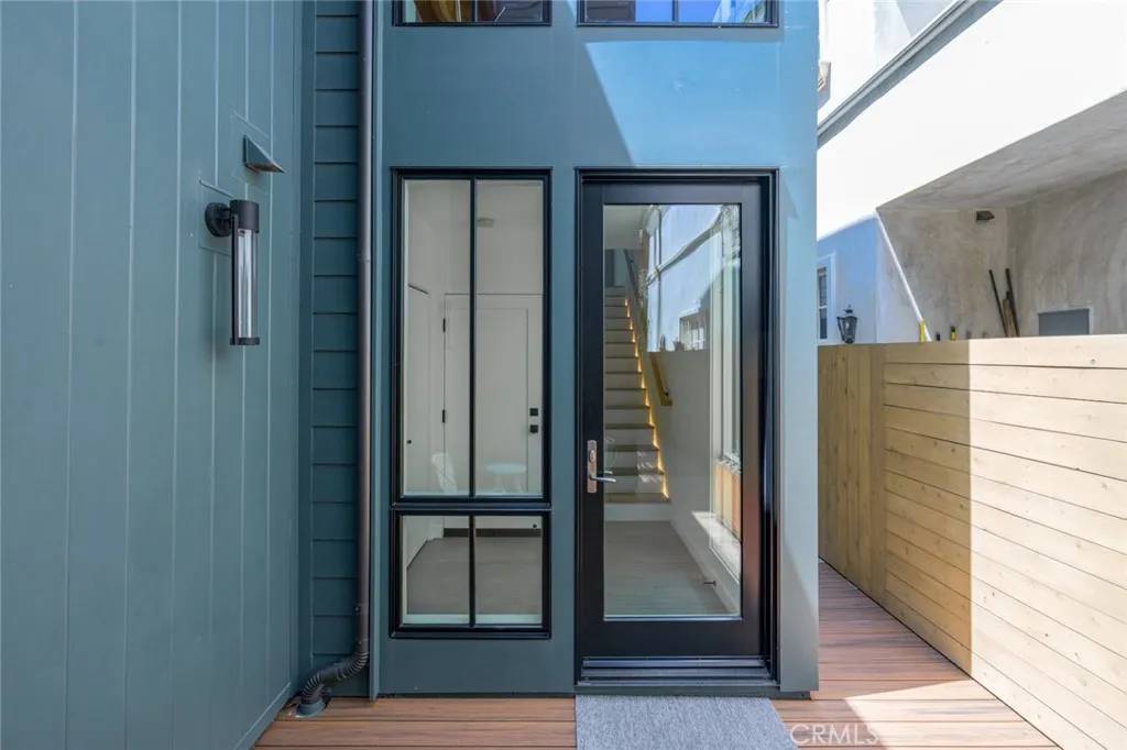 Corona Del Mar, CA 92625,619 marguerite