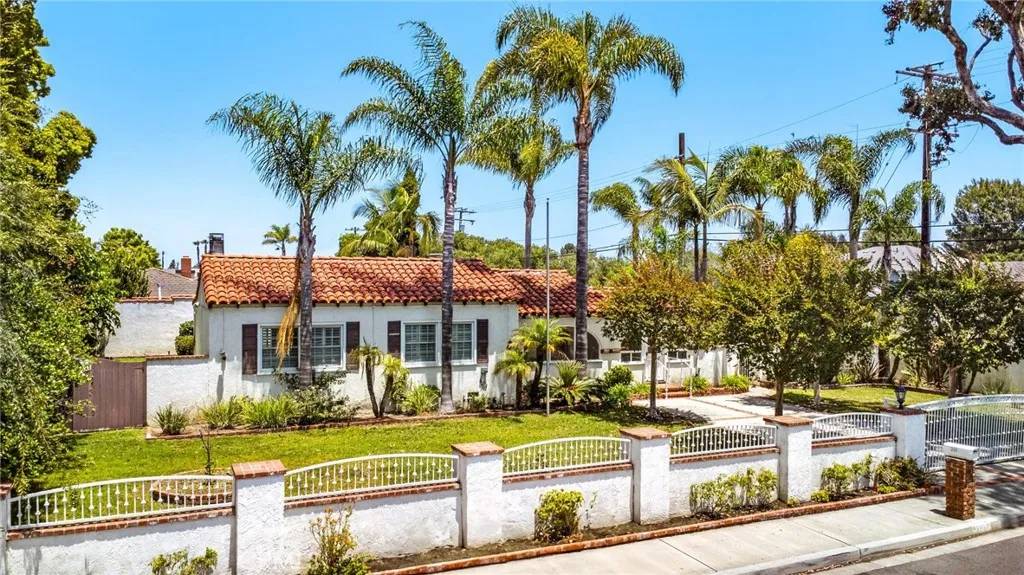 Newport Beach, CA 92660,398 22nd Street