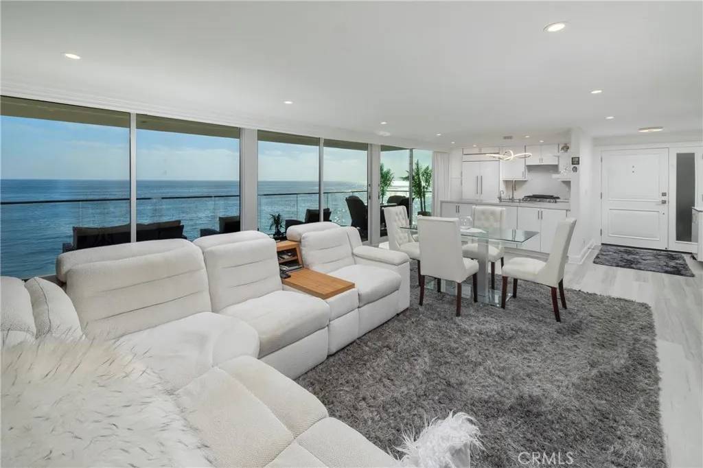 Laguna Beach, CA 92651,1585 S Coast #31