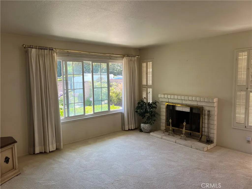 Costa Mesa, CA 92627,296 E 19th Street