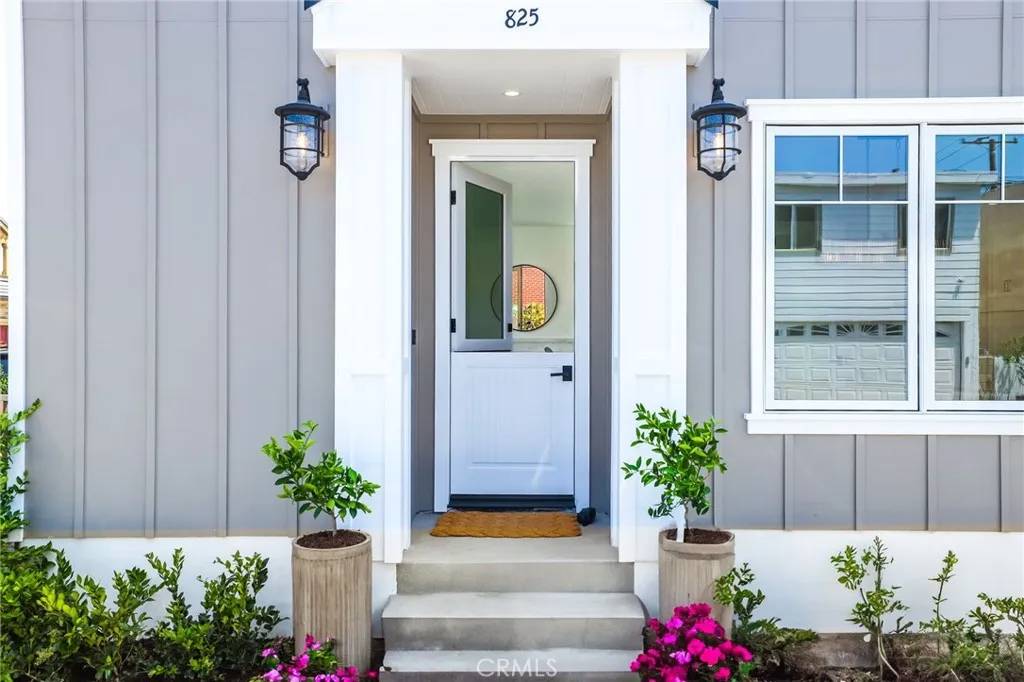 Newport Beach, CA 92661,825 W Bay Avenue #A