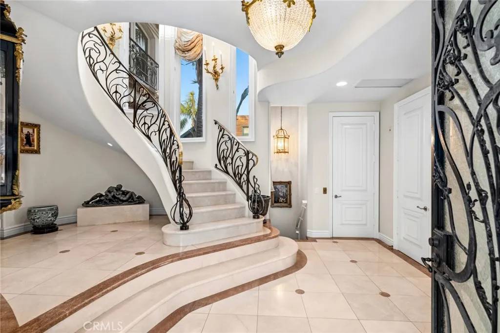 Newport Beach, CA 92661,1201 E Balboa Boulevard